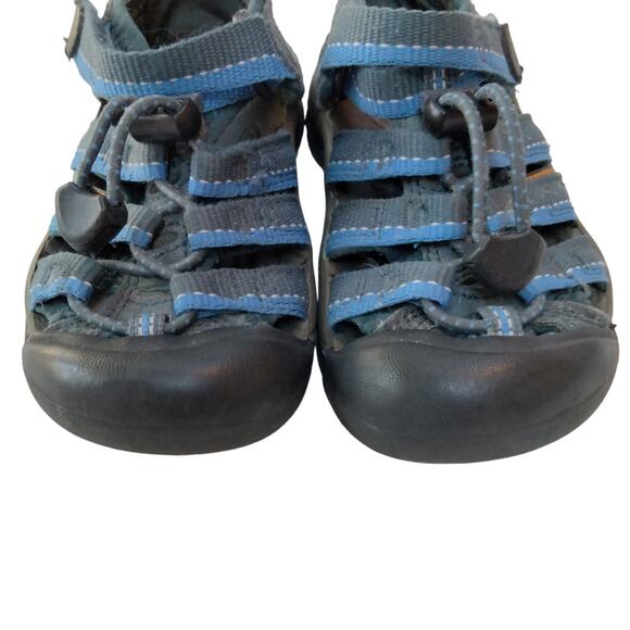Keen Boys 9 Blue Hiking Sandals Outdoor Shoes with Toggles Pull On Waterproof - Picture 1 of 8